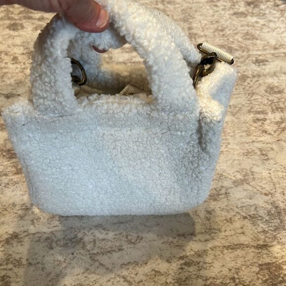 NWT American Eagle Cozy Cream Sherpa Tote Bag with Crossbody strap - Picture 3 of 6